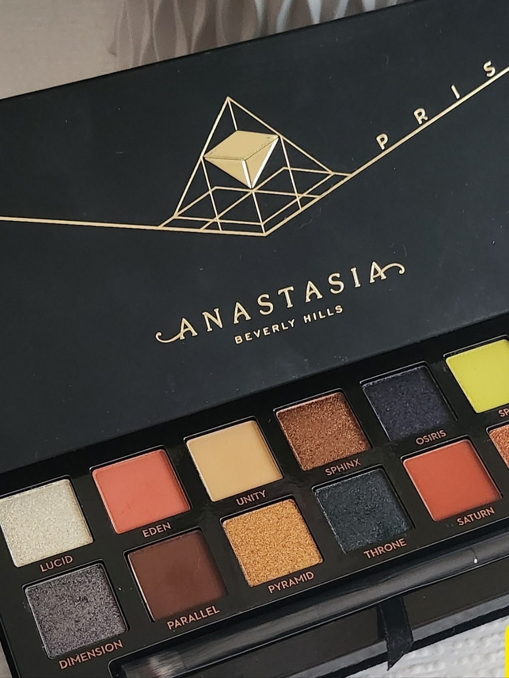 Anastasia Beverly Hills Prism Eyeshadow Palette - Black with Multicolor Shades